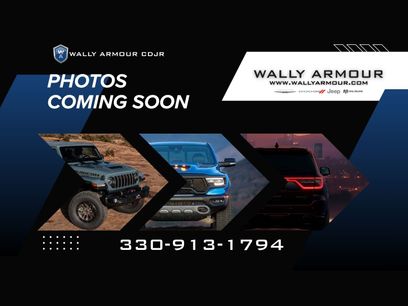 Used 2025 Chrysler Pacifica Select