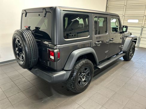 Used 2020 Jeep Wrangler Unlimited Sport AWD/4WD image 3