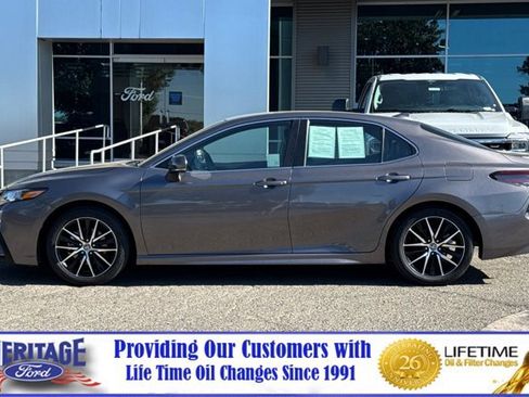 Used 2023 Toyota Camry SE FWD image 7