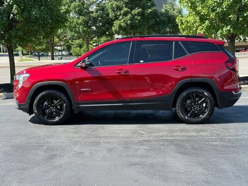 Used 2023 GMC Terrain AT4 AWD/4WD image 2