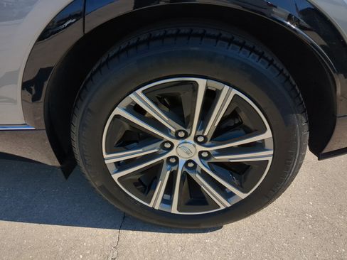 Certified 2024 Cadillac Lyriq Luxury image 32