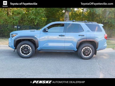 Used 2025 Toyota 4Runner TRD Off-Road Premium AWD/4WD image 2