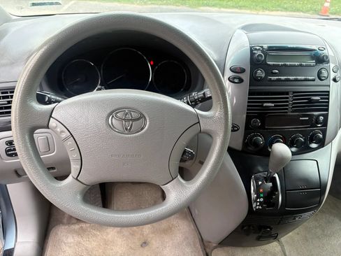 Used 2008 Toyota Sienna CE FWD image 13
