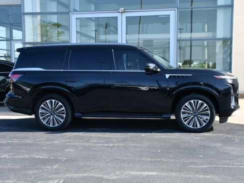 Used 2025 INFINITI QX80 Sensory AWD/4WD image 7