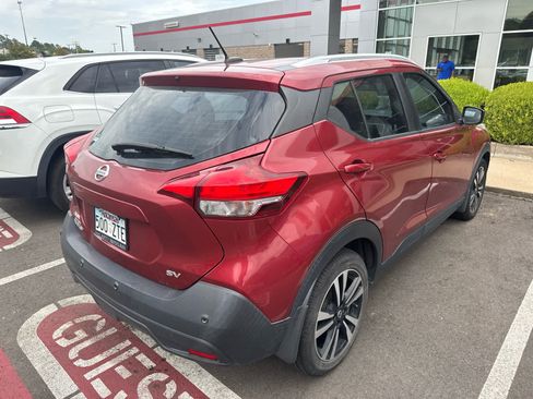 Used 2020 Nissan Kicks SV FWD image 4
