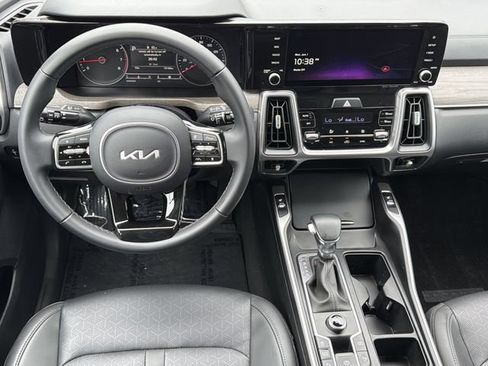 Used 2023 Kia Sorento EX w/ Panoramic Sunroof Package FWD image 23