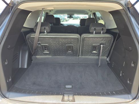 Certified 2021 Chevrolet Traverse LS FWD image 22