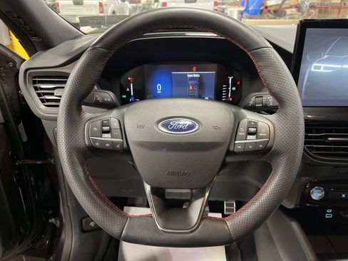 Used 2023 Ford Escape ST-Line w/ Tech Pack #1 image 17