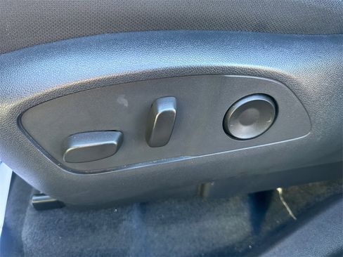 Used 2025 GMC Acadia Elevation image 29