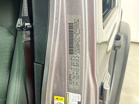 Used 2019 Jeep Wrangler Unlimited Sport S AWD/4WD image 35