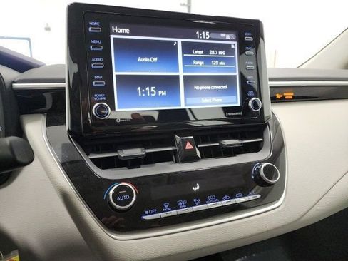 Used 2021 Toyota Corolla LE FWD image 28