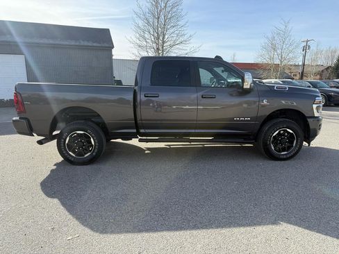 Used 2025 RAM 2500 Laramie AWD/4WD image 6