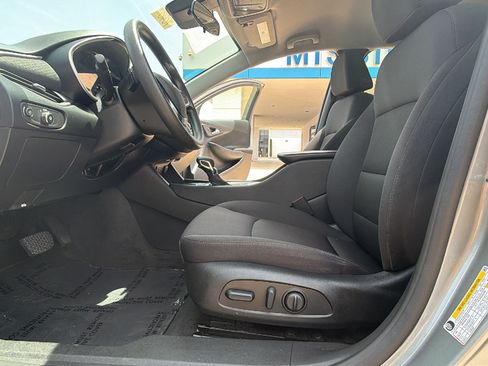 Used 2025 Chevrolet Malibu LT FWD image 14