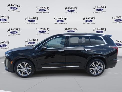 Used 2023 Cadillac XT6 Premium Luxury w/ Technology Package FWD image 2