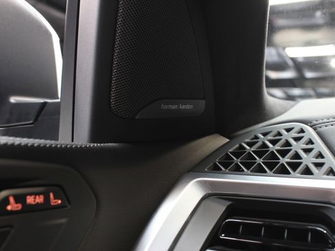 Used 2024 BMW X7 xDrive40i image 90