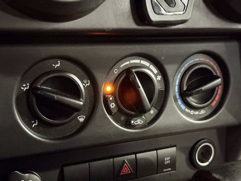 Used 2009 Jeep Wrangler Unlimited X AWD/4WD image 14