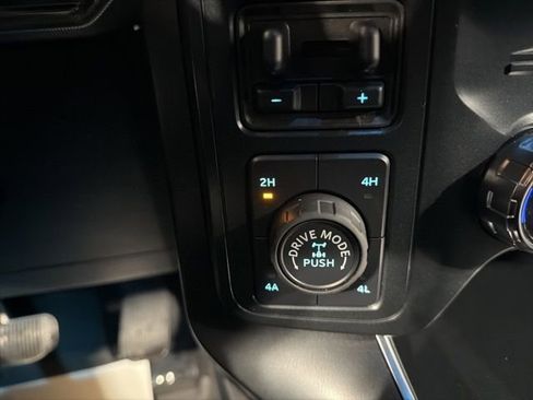 Used 2025 Ford F150 Raptor image 28