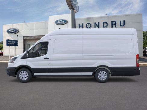 New 2026 Ford E-Transit Base image 3