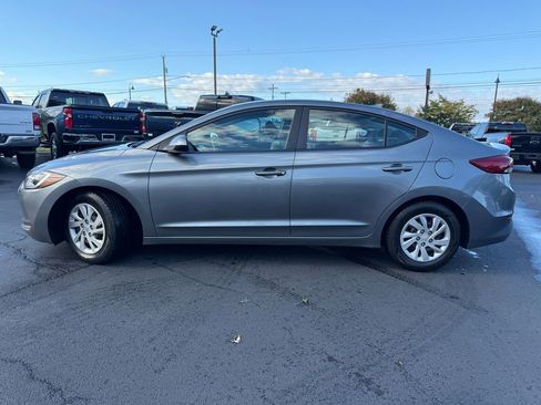 Used 2017 Hyundai Elantra SE w/ Cargo Package image 8