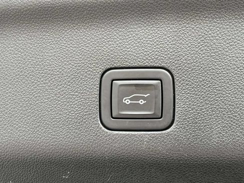 Used 2024 Cadillac Escalade ESV Premium Luxury AWD/4WD image 24