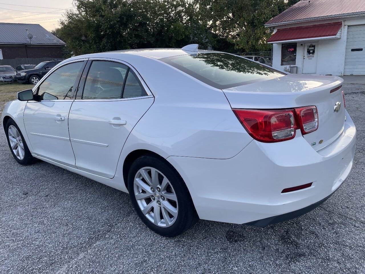 Used 2015 Chevrolet Malibu LT w/ Leather Package FWD image 5