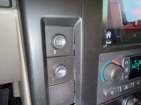 Used 2005 HUMMER H2 image 43