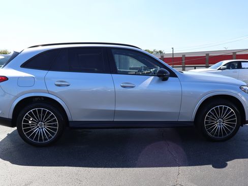 Used 2024 Mercedes-Benz GLC 300 4MATIC image 7