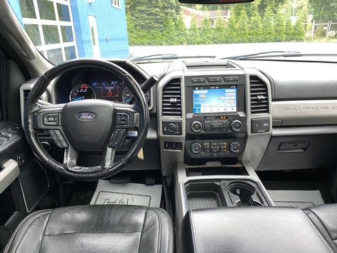 Used 2019 Ford F250 Lariat w/ Chrome Package image 6