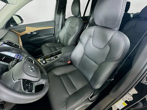 Used 2025 Volvo XC90 T8 Plus w/ Protection Package Premier AWD/4WD image 33