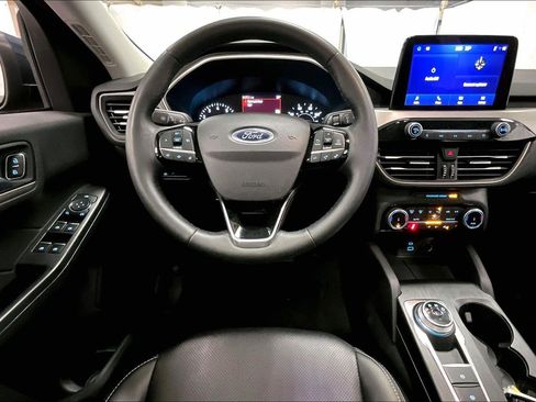 Used 2022 Ford Escape SEL image 5