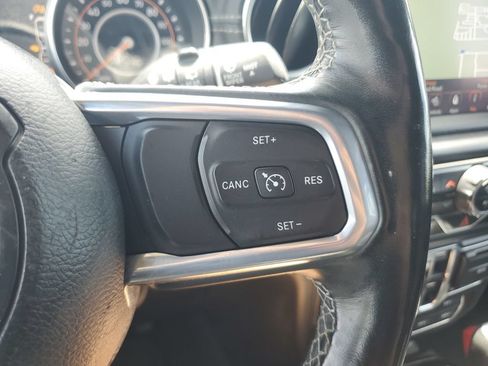 Used 2020 Jeep Wrangler Unlimited Sahara AWD/4WD image 25