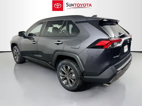 Used 2022 Toyota RAV4 Limited AWD/4WD image 6