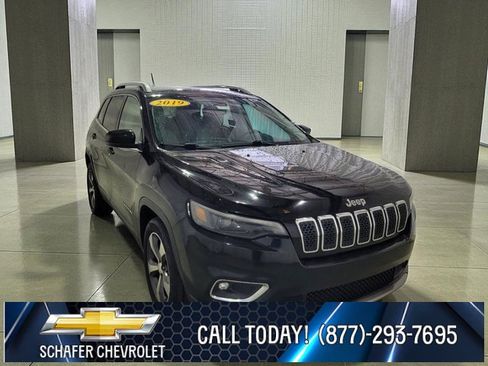 Used 2019 Jeep Cherokee Limited image 14