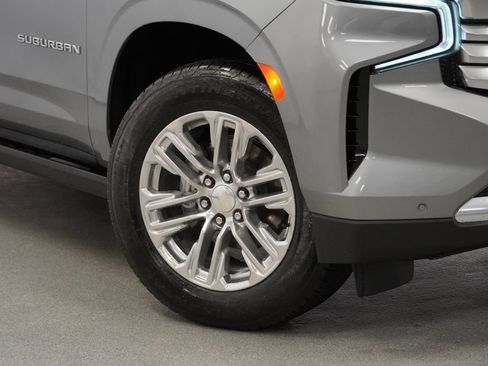 Used 2023 Chevrolet Suburban High Country AWD/4WD image 37