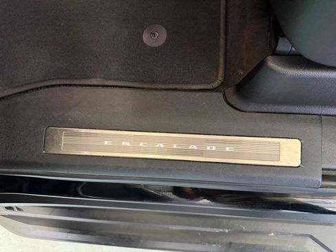 Used 2025 Cadillac Escalade Sport w/ LPO, Floor Liner Package AWD/4WD image 15