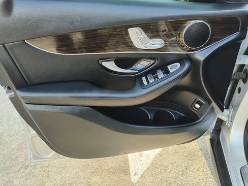 Used 2017 Mercedes-Benz GLC 300 image 32