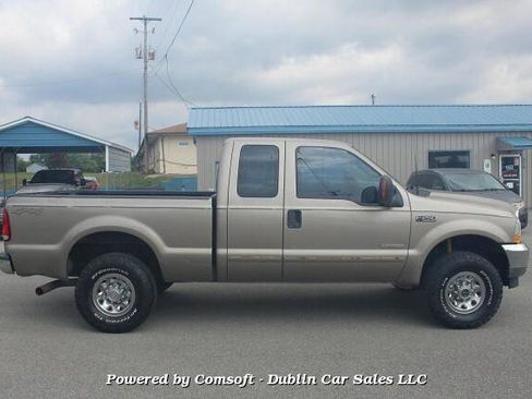 Used 2003 Ford F250 XLT image 4