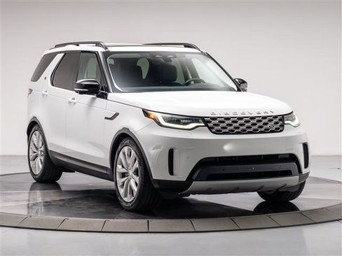 New 2024 Land Rover Discovery S image 7
