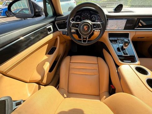 Used 2017 Porsche Panamera 4 AWD/4WD image 8
