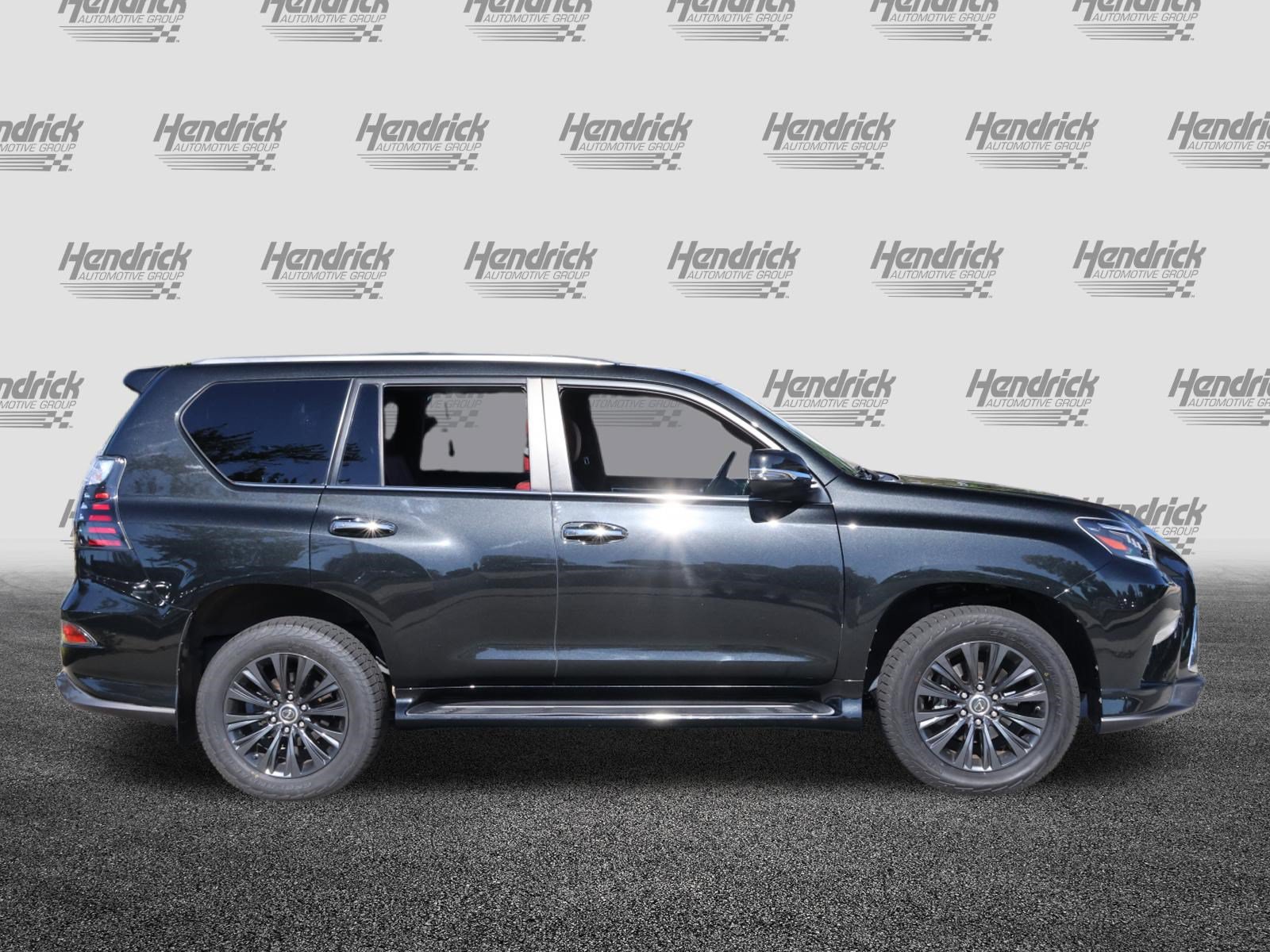 Used 2023 Lexus GX 460 Premium w/ Accessory Package AWD/4WD image 10