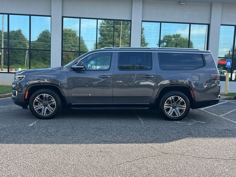 Used 2024 Jeep Wagoneer L Series II image 2