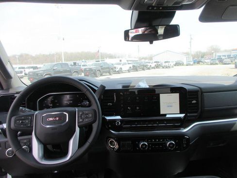 New 2026 GMC Sierra 1500 SLE image 15