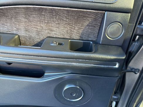 Used 2021 Ford Expedition Max Limited image 23