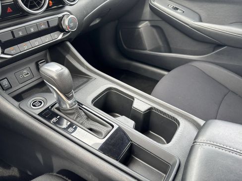 Used 2025 Nissan Sentra S FWD image 39
