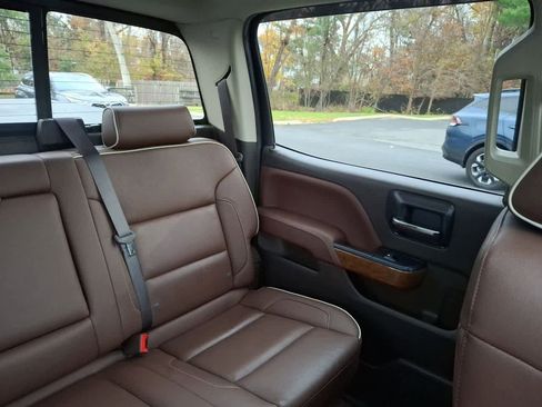 Used 2018 Chevrolet Silverado 1500 High Country image 14