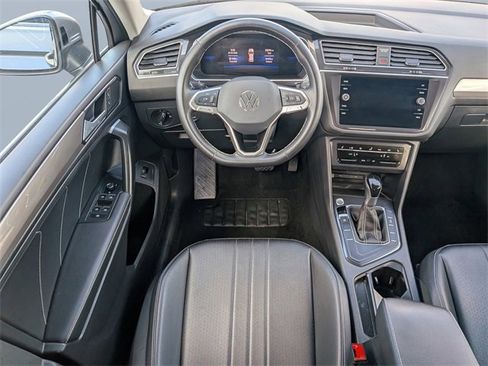 Certified 2024 Volkswagen Tiguan SE image 16