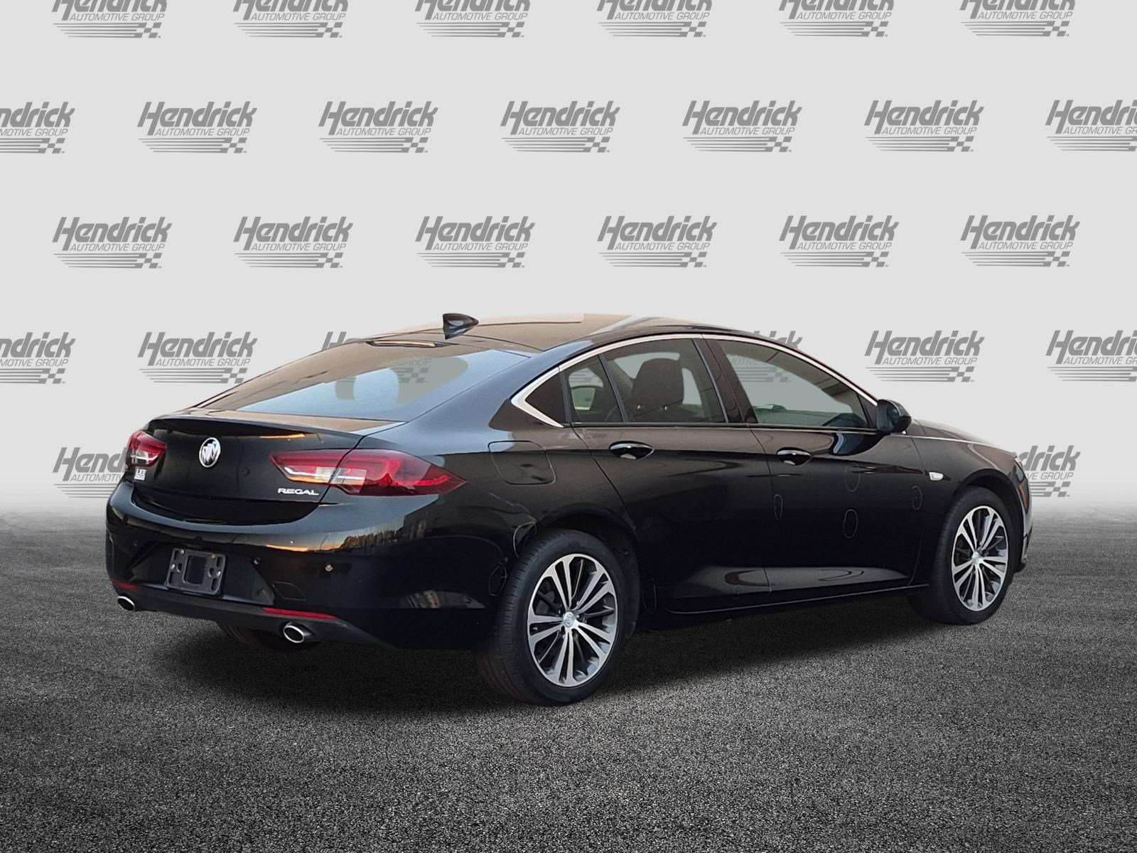 Used 2019 Buick Regal Essence w/ Driver Confidence Package I FWD image 10
