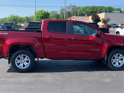 Used 2022 Chevrolet Colorado LT w/ LT Convenience Package AWD/4WD image 9