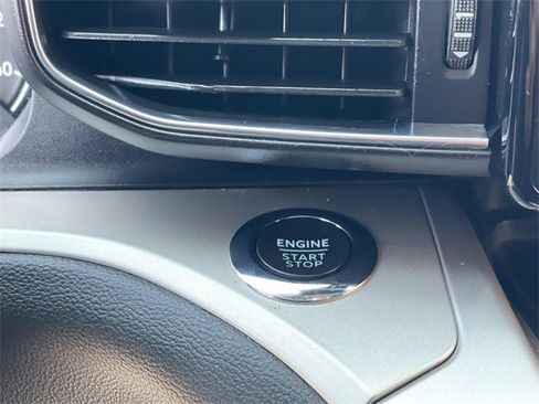 Certified 2022 Ford Explorer XLT w/ Equipment Group 202A image 19