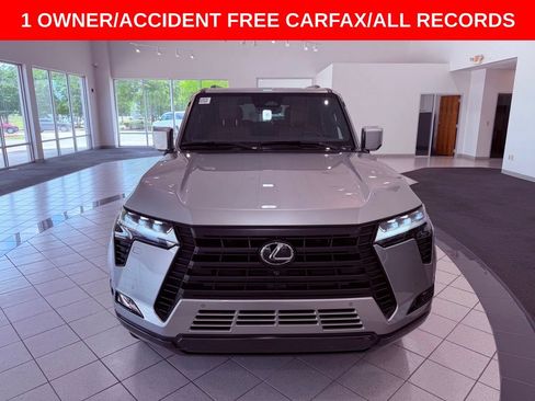 Used 2024 Lexus GX 550 AWD/4WD image 2